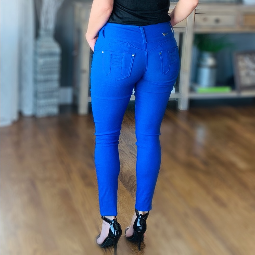 Cranberry Booty Lifting pants
